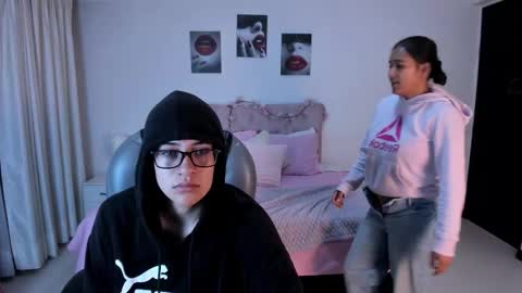 Icy online show from September 25, 10:30 am