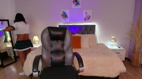 Icy online show from April 28, 11:37 am