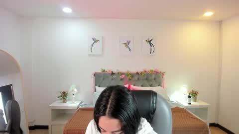 Snapshot of icysweetcam chatting on May 29, 11:52 am Icy online show from May 29, 11:52 am