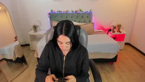 Icy online show from July 17, 11:39 am