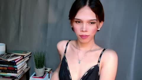 Snapshot of idontgive_afuck chatting on May 31, 6:31 am Lana But you can spell it backwards online show from May 31, 6:31 am