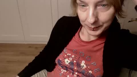 Snapshot of ifk_donkeysfr chatting on November 27, 7:49 pm Ifk Donkeys online show from November 27, 7:49 pm