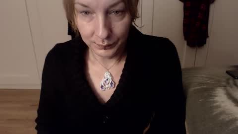 Snapshot of ifk_donkeysfr chatting on December 16, 6:57 pm Ifk Donkeys online show from December 16, 6:57 pm