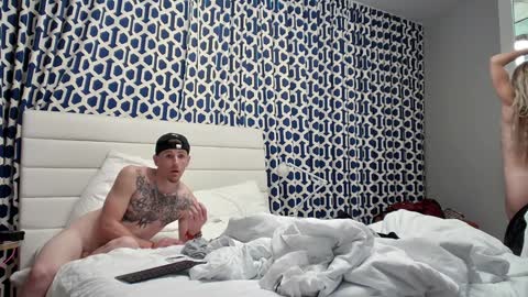 Snapshot of igetherwetter chatting on December 12, 7:41 am Amiri Roue online show from December 12, 7:41 am