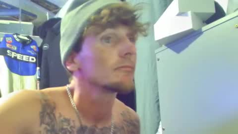 Snapshot of igetherwetter chatting on September 30, 4:50 am Amiri Roue online show from September 30, 4:50 am