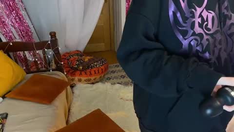 Emmy  help me reach 100 thumbs up online show from February 8, 6:55 pm