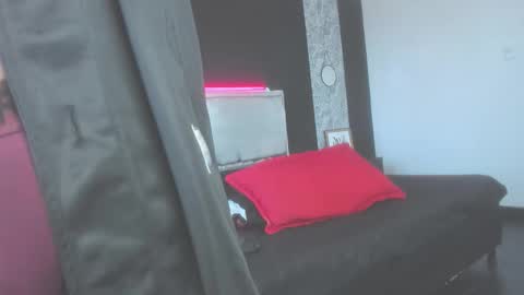 Snapshot of ihat_s7s chatting on March 26, 7:08 pm ihat_s7s online show from March 26, 7:08 pm