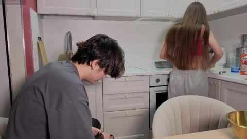 Julia and Mira online show from November 13, 11:20 am