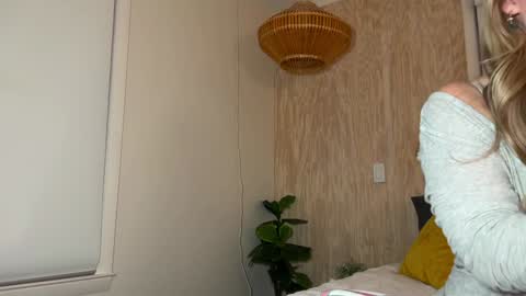 cassie online show from December 13, 8:09 am