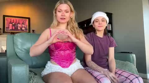 cassie online show from February 17, 7:42 pm