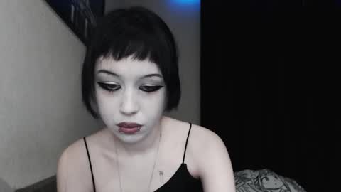 iiiiiiis online show from November 18, 12:20 pm