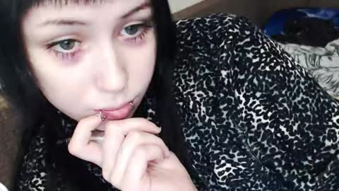 iiiiiiis online show from December 4, 2:43 am