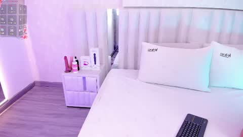 Naty  online show from June 10, 8:52 pm