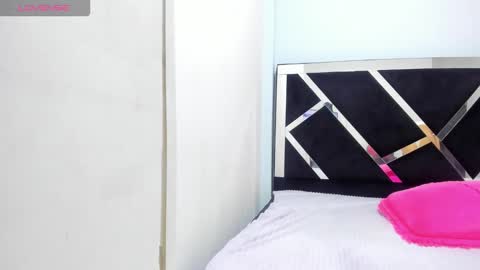 Isabella online show from October 27, 5:50 pm