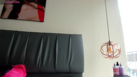 Snapshot of iisabella_noa chatting on May 6, 12:21 pm Isabella online show from May 6, 12:21 pm