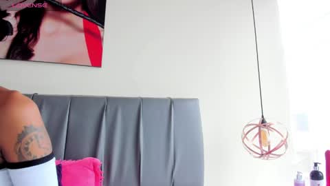 Snapshot of iisabella_noa chatting on June 9, 12:39 pm Isabella online show from June 9, 12:39 pm