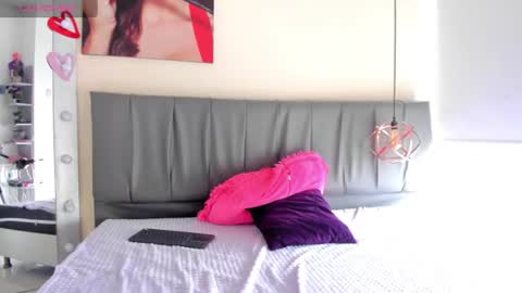 Snapshot of iisabella_noa chatting on July 1, 2:40 pm Isabella online show from July 1, 2:40 pm
