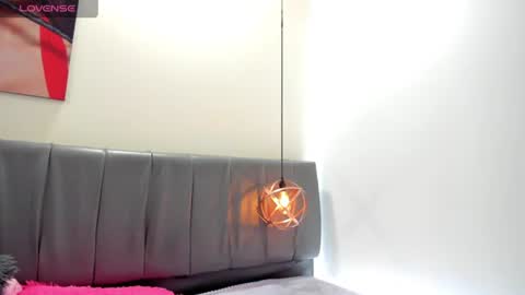 Snapshot of iisabella_noa chatting on July 8, 12:42 pm Isabella online show from July 8, 12:42 pm