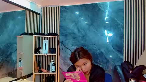 Snapshot of iisalombardi chatting on October 21, 3:18 am iisalombardi online show from October 21, 3:18 am