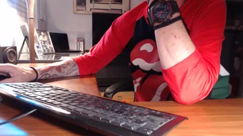 Snapshot of ijacker chatting on December 4, 12:52 am Michael online show from December 4, 12:52 am