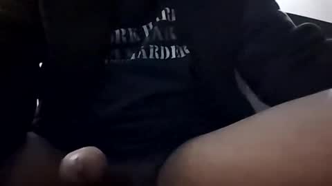 Snapshot of ikylong chatting on December 12, 5:04 pm Iky online show from December 12, 5:04 pm