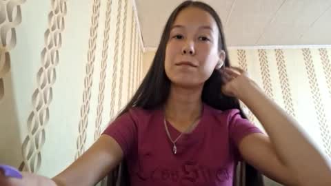 Snapshot of ilanamaxi chatting on November 1, 4:03 am Mana online show from November 1, 4:03 am