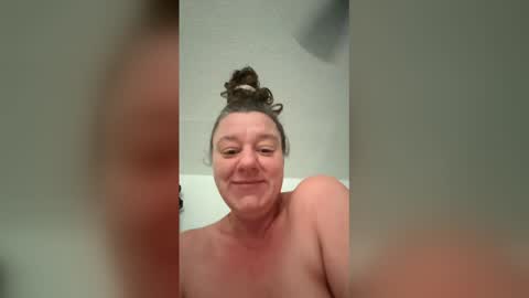 Snapshot of ilanamumma chatting on June 9, 12:28 pm ilanamumma online show from June 9, 12:28 pm