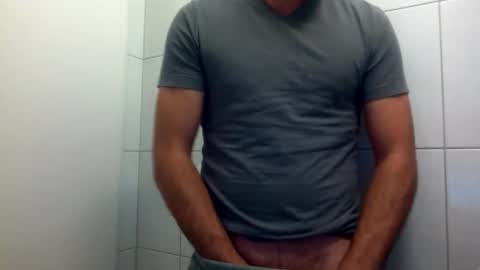 Snapshot of ilcaponero chatting on May 19, 9:54 pm ilcaponero online show from May 19, 9:54 pm