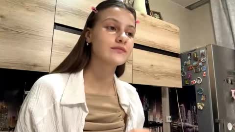 Sophie online show from February 18, 1:18 pm