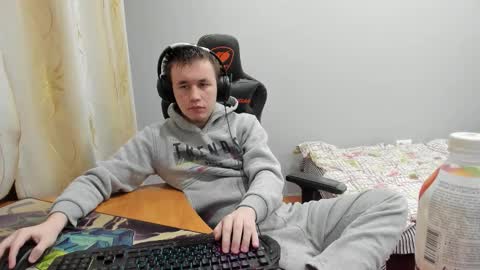 iliaskris online show from November 30, 1:31 am