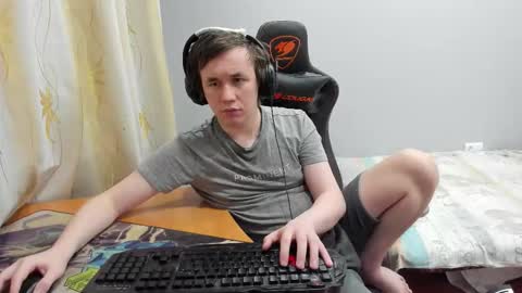 iliaskris online show from February 16, 8:05 pm