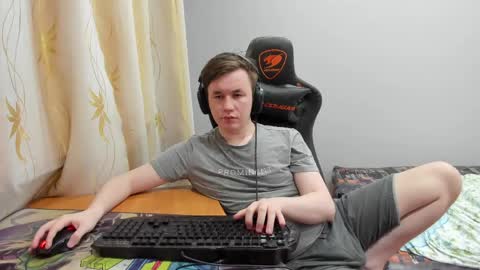 Snapshot of iliaskrislove chatting on June 5, 12:06 am iliaskris online show from June 5, 12:06 am