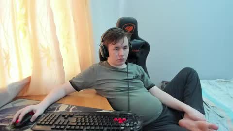 Snapshot of iliaskrislove chatting on June 6, 12:32 pm iliaskris online show from June 6, 12:32 pm