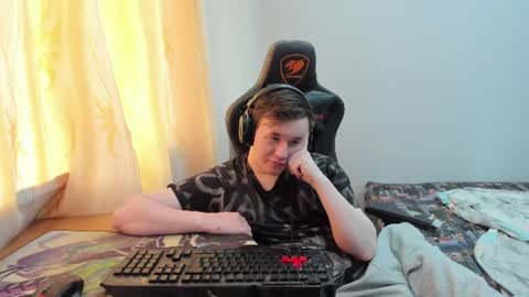 Snapshot of iliaskrislove chatting on June 13, 1:09 pm iliaskris online show from June 13, 1:09 pm