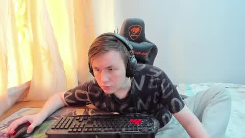 Snapshot of iliaskrislove chatting on June 14, 1:14 am iliaskris online show from June 14, 1:14 am