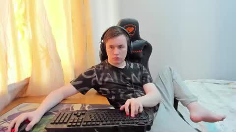 Snapshot of iliaskrislove chatting on June 14, 2:24 am iliaskris online show from June 14, 2:24 am