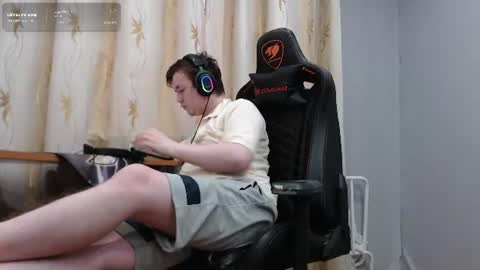 Snapshot of iliaskrisloveee chatting on July 27, 12:06 am lord online show from July 27, 12:06 am