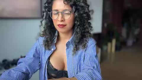 Snapshot of illaroom chatting on October 11, 8:40 pm Kloe online show from October 11, 8:40 pm