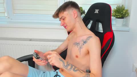 Snapshot of illusions888 chatting on December 5, 12:33 pm D-Illusion online show from December 5, 12:33 pm