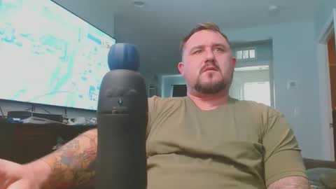 Snapshot of ilovedaddy19993433 chatting on December 22, 4:04 pm Letsgogetit online show from December 22, 4:04 pm