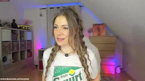 Snapshot of ilucyme chatting on February 25, 7:01 pm ilucyme online show from February 25, 7:01 pm