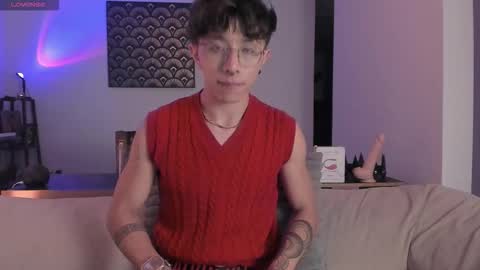 IM  THOMAS online show from December 18, 1:33 am