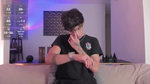 IM  THOMAS online show from December 19, 2:40 am