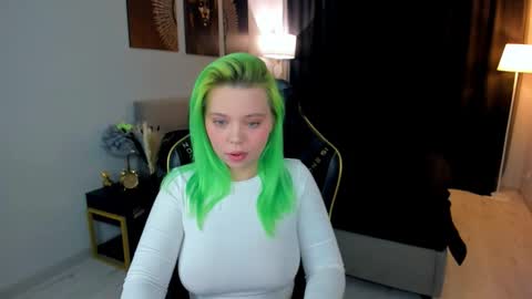 Roxy online show from October 15, 8:09 pm