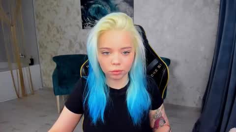 Roxy online show from December 3, 7:23 pm