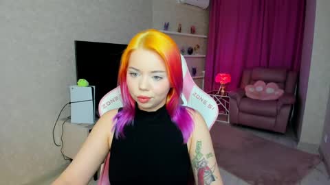 Snapshot of im__youre_sunshine chatting on June 4, 7:42 pm Roxy online show from June 4, 7:42 pm