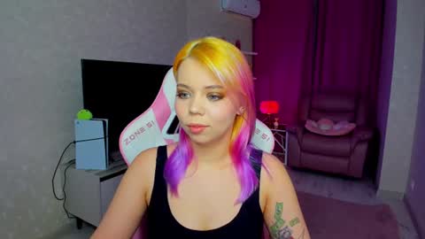 Snapshot of im__youre_sunshine chatting on June 17, 5:25 pm Roxy online show from June 17, 5:25 pm
