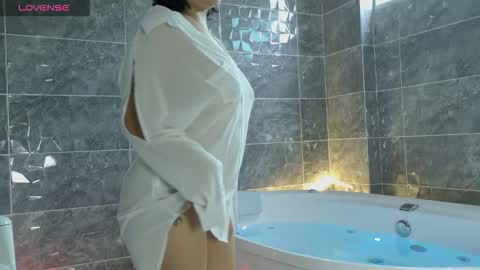 aurora online show from December 14, 9:08 pm