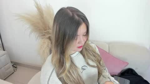 Snapshot of im_dalhia chatting on May 27, 8:50 pm DAHLIA online show from May 27, 8:50 pm
