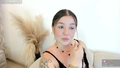 Snapshot of im_dalhia chatting on June 5, 9:09 pm DAHLIA online show from June 5, 9:09 pm